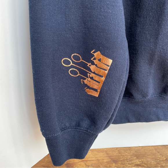 Harry Potter Ravenclaw Crest Navy Blue Medium Crewneck Sweatshirt quidditch - Picture 3 of 7